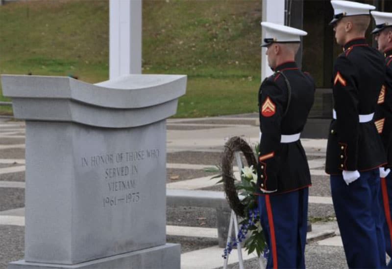 Veteran students at memorial